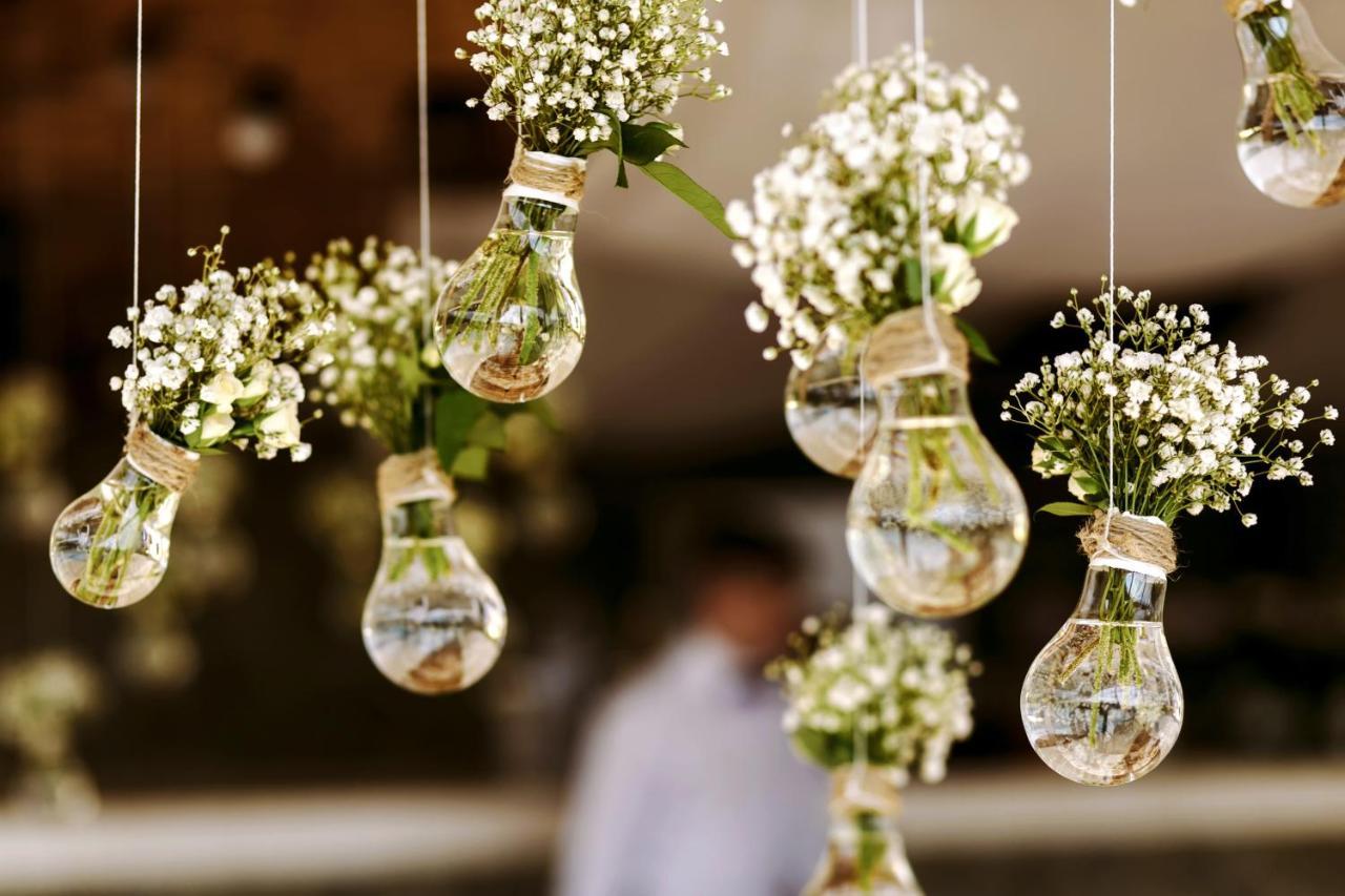 Hyatt Centric Janakpuri New Delhi Hotel Kültér fotó Gypsophila paniculata